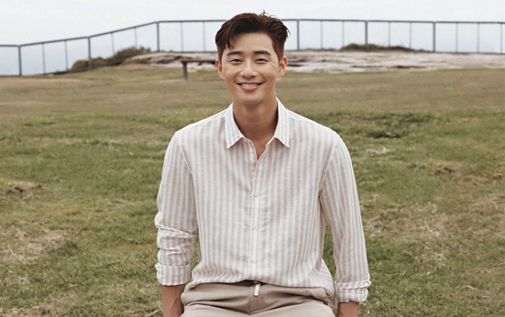 Park Seo Joon Bikin Fans Bahagia Usai Posting Foto Super Ganteng di Perancis