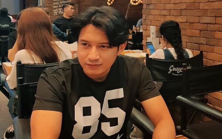 Dikira Tak Laku Karena Jarang Muncul di TV, Chand Kelvin Ternyata Sibuk Kuliah S2