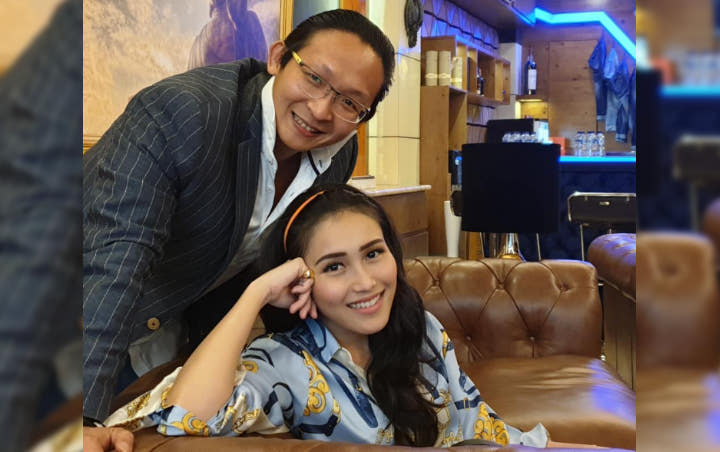 'Pacar' Ayu Ting Ting Hanya Ucapkan Ultah ke Raffi dan 