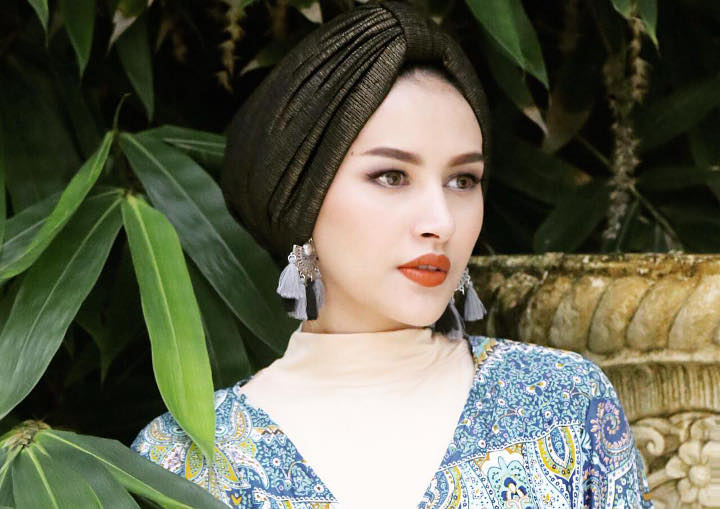 Angel Qulbiah Menawan dalam Balutan Turban