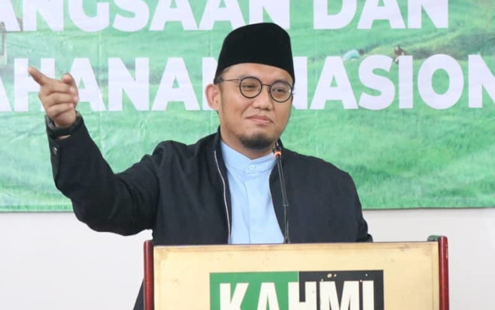 Bahasa Tubuh Dahnil Anzar Saat Debat dengan Politisi PSI Dinilai Angkuh dan Dikritik Habis-Habisan