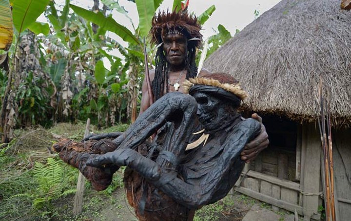 Mumifikasi Suku Asmat di Papua