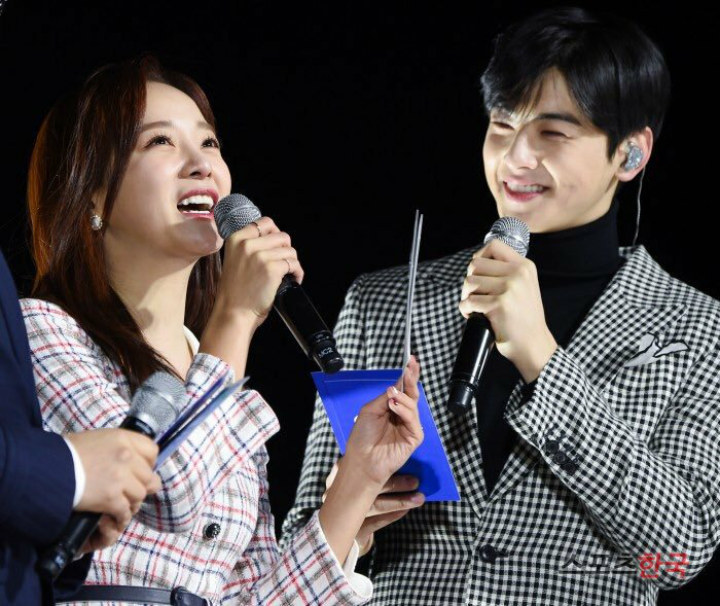 Cha Eunwoo Disebut Lebih Cantik dari Kim Sejeong