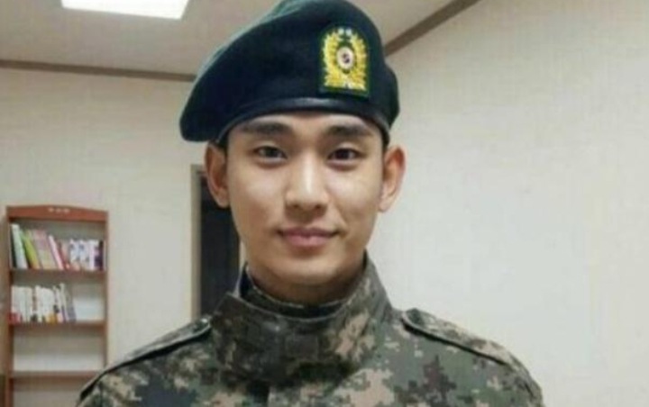 Kim Soo Hyun Jalani Wamil Tanpa Kontroversi, Netter Curhat Kangen Berat