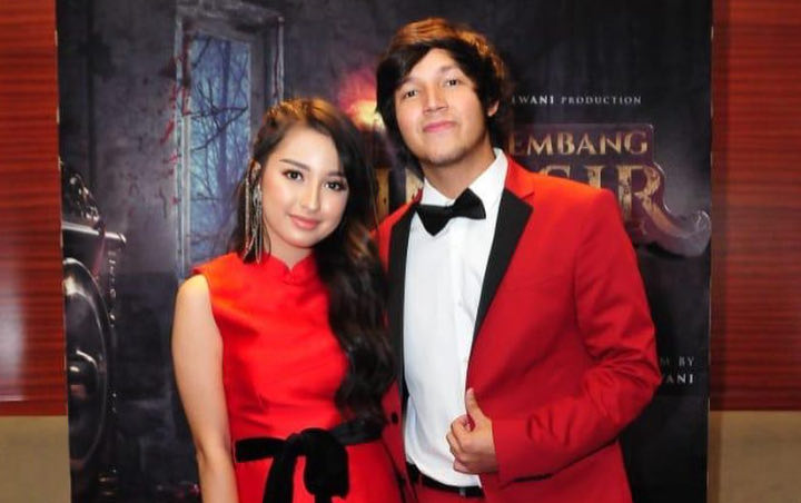 Tangan 'Nakal' Jennifer Coppen di Pemotretan Bareng Pacar, Wajah Ganteng Naufal Samudra Jadi Sorotan