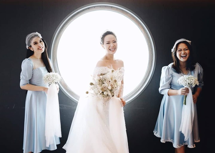Yuanita Christiani Bersama Dua Pendamping Pengantinnya