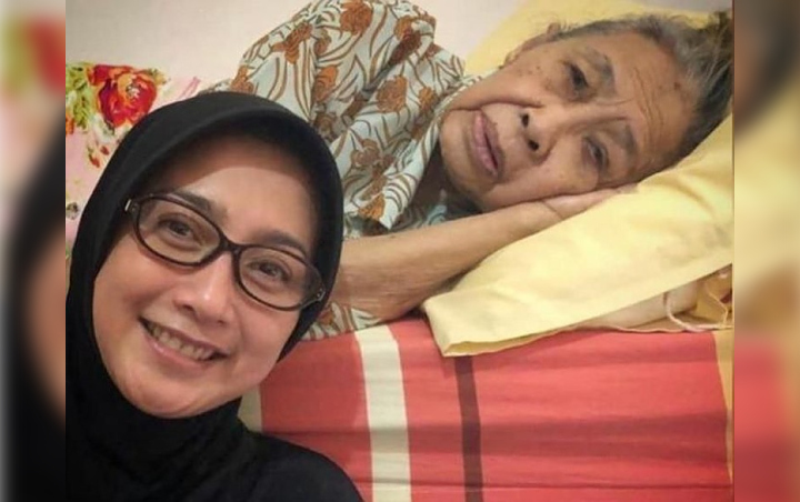 Desy Ratnasari Mewek Nenek Penjaga Hidupnya Meninggal, Dulunya Saksi Cinta Irwan Suami Maia?