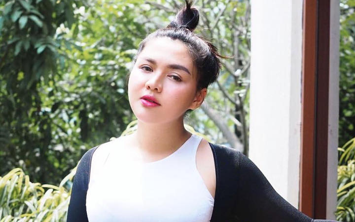 Vicky Shu Beri Penjelasan Soal Wajah Aneh Saat Foto Endorse, 'Tampar' Haters Pakai Selfie Cantik