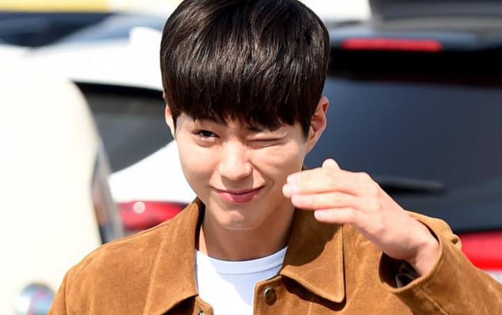 Park Bo Gum Ngambek Ogah Senyum Lagi Usai Foto 'Jelek' Ini Jadi Viral