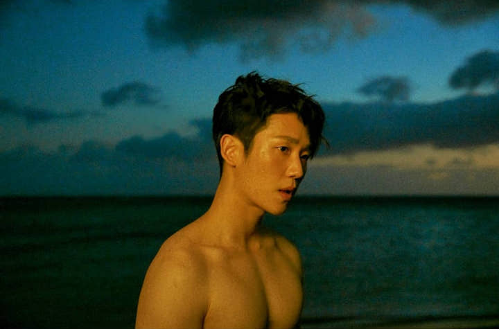 Jung Hae In di pemotretan majalah