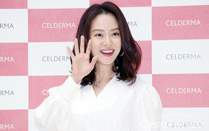 Song Ji Hyo Dipuji Makin Cantik dengan Gaya Rambut Baru