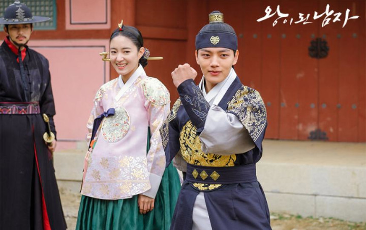 Lee Se Young Merasa Dicintai Yeo Jin Goo karena Hal Ini, Ungkap Pengen Kerja Bareng Lagi