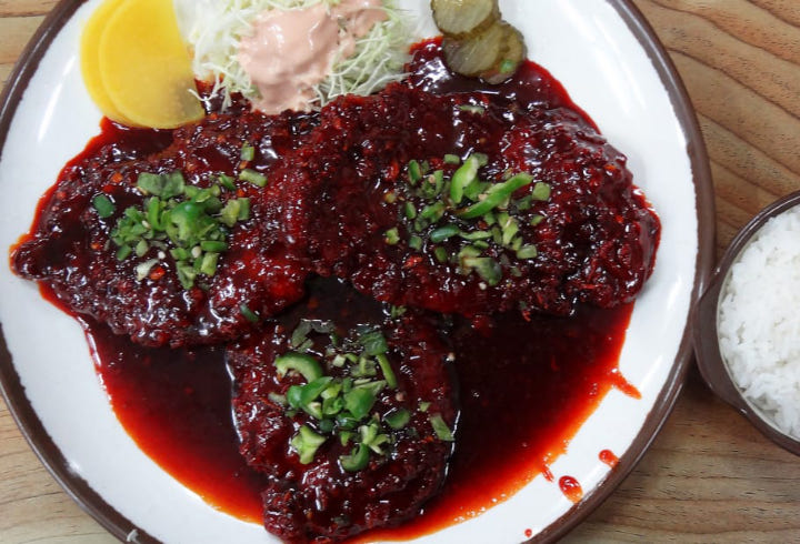 Spicy Donkatsu yang Bikin Keringatan