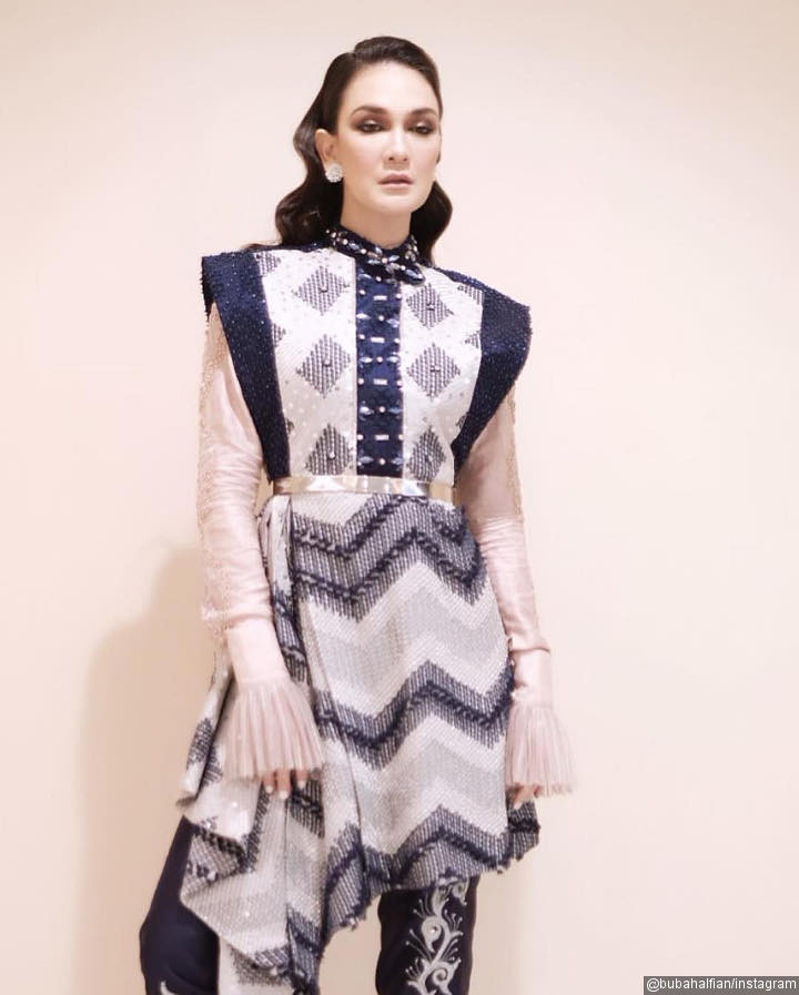 Pilih Tatanan Rambut Simpel Bikin Luna Maya Makin Mempesona