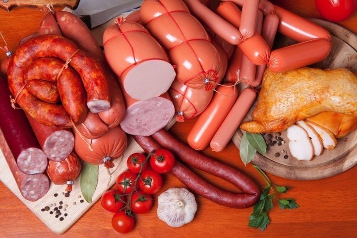 Daging Instan Seperti Kornet atau Sosis