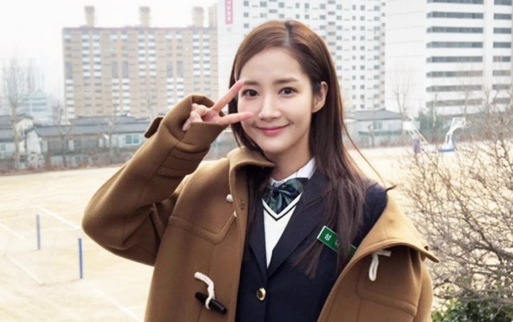 'Her Private Life' Rilis Foto Park Min Young, Netter Senggol Peran di 'Why, Secretary Kim?'