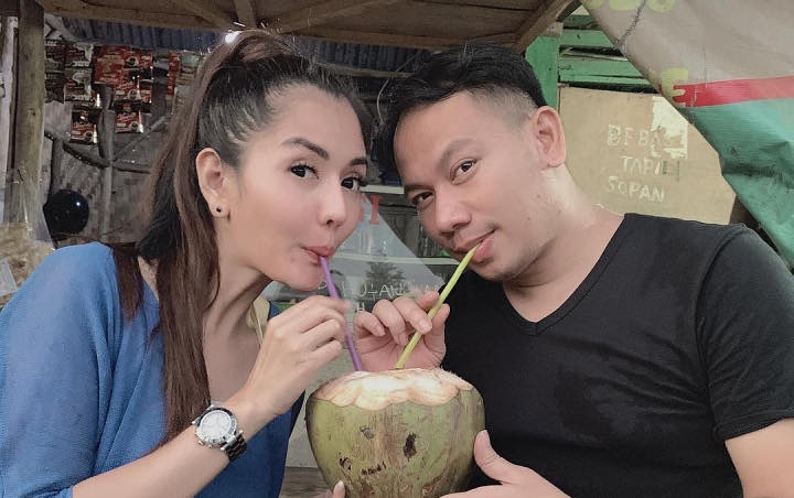 Anggia Chan Goyang Manja Isyaratkan Putus dengan Vicky Prasetyo, Diledek Kontraknya Habis