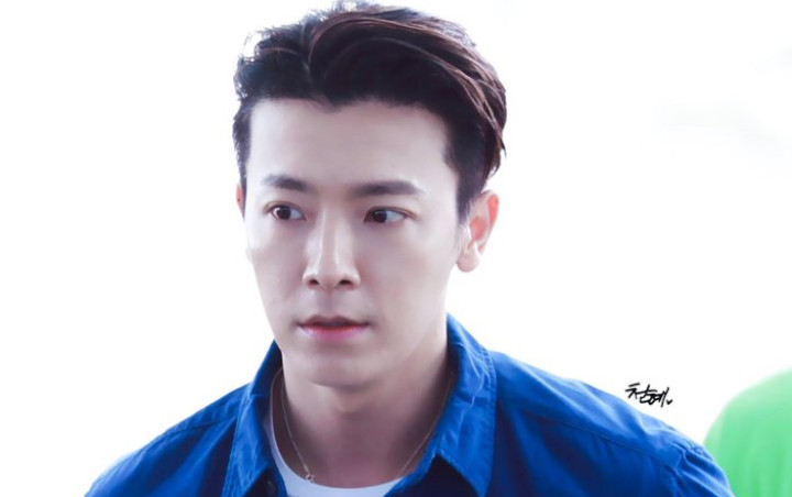 Syuting di Yogyakarta, Gitar Donghae Ketinggalkan di Pesawat Jadi Tertawaan Fans