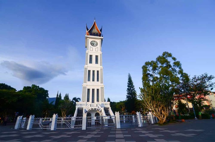 Jam Gadang di Bukittinggi yang Menyerupai Big Ben