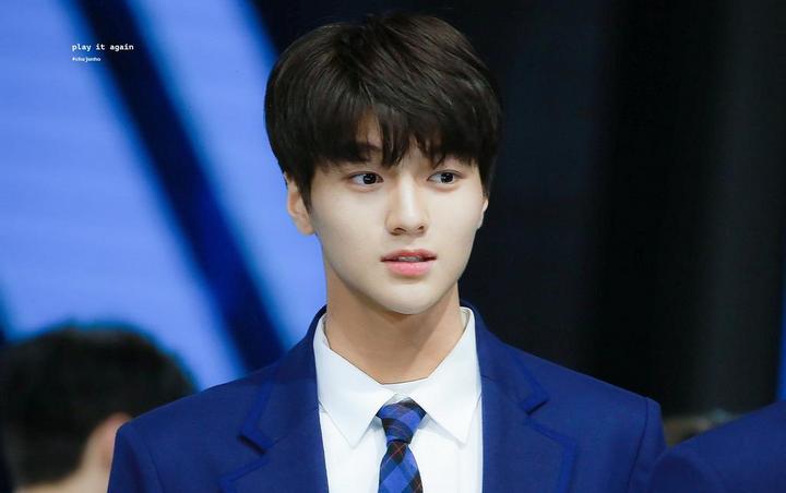 Peserta Ganteng Ini Paling Mencuri Perhatian di Runway Show 'Produce X 101'