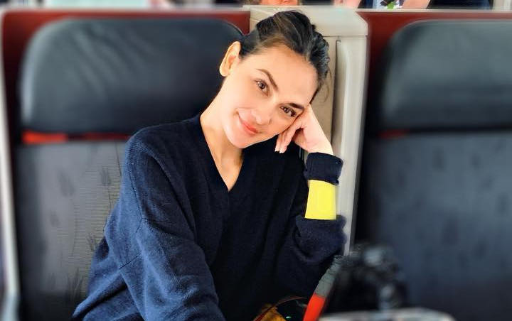 Syahrini Dibully Kampungan Pamer Video Bersin, Luna Maya Cantik Alami Saat Mangap Makan Salju