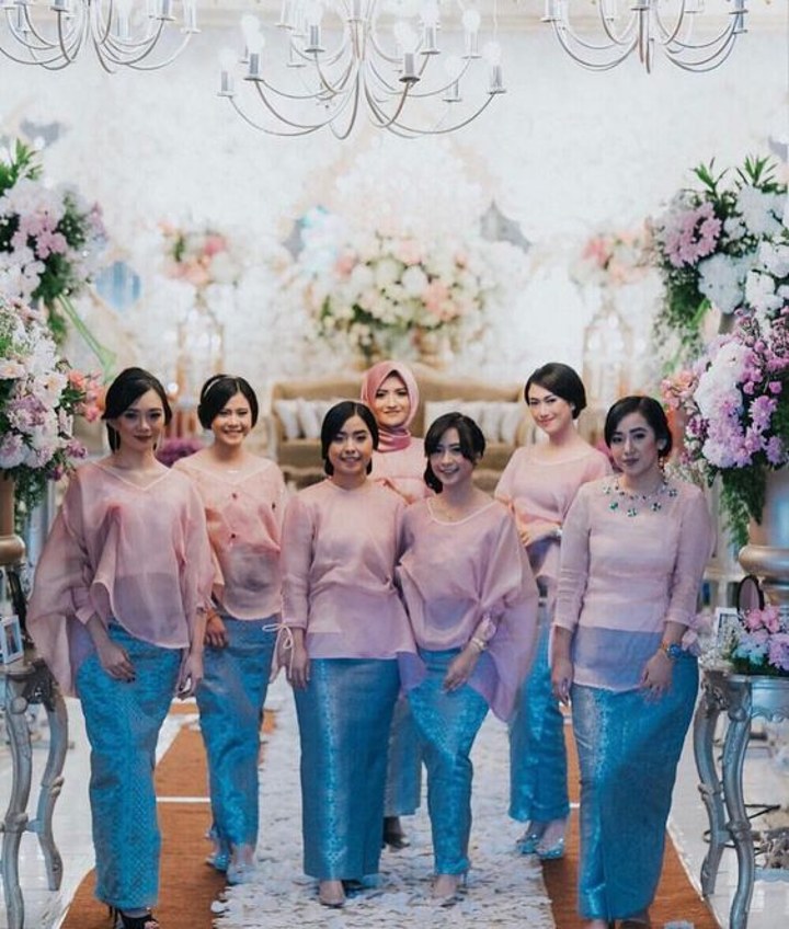 Busana Organza untuk Bridesmaid
