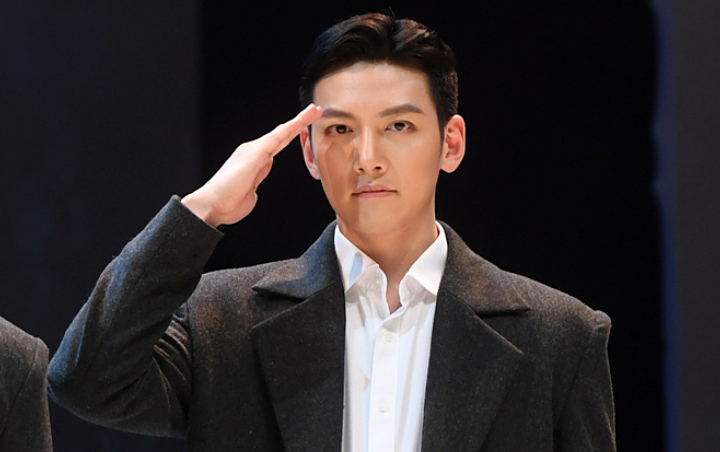 Ji Chang Wook Bantah Terlibat Kasus Burning Sun Usai Foto Bareng Madam Lin Beredar