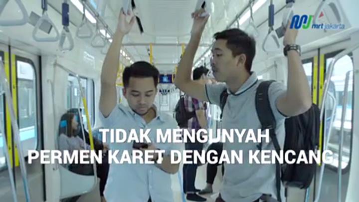 Tidak Mengunyah Permen atau Permen Karet dengan Kencang 