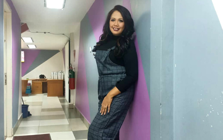 Ely Sugigi Mendadak Maki-maki Diri Sendiri, Sikap Lebay Diejek Efek Galau Kehabisan Stok Brondong