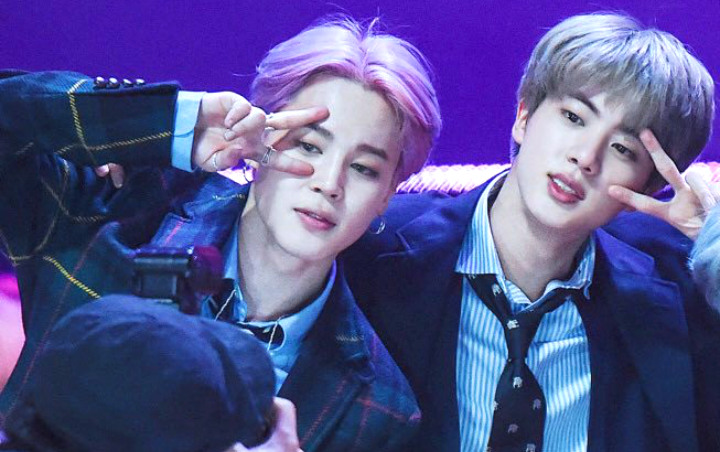 Profesionalitas Jin Saat 'Selamatkan' Anting Jimin Yang Jatuh Di Konser BTS Tuai Pujian