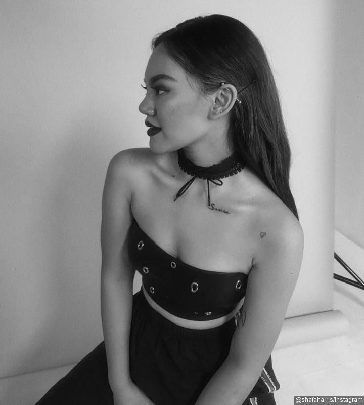 Seksi Tampil Serba Hitam