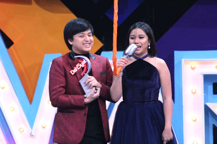 Brisia Jodie dan Arsy Widianto Girang Sabet Dua Piala di Dahsyatnya Awards 2019