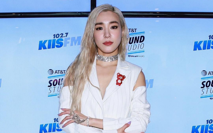 Tiffany Acungkan Jari Tengah Saat Nyanyi di Panggung, Ini Kata Netter