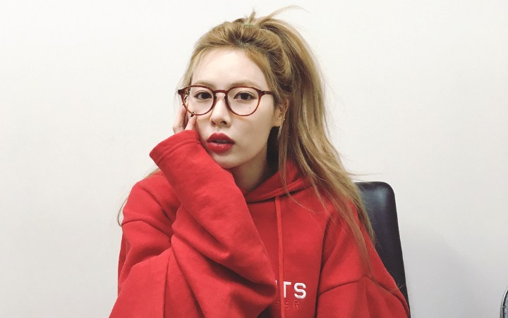 Foto-Foto Umbar Dada di Instagram Bikin HyunA Disebut Murahan
