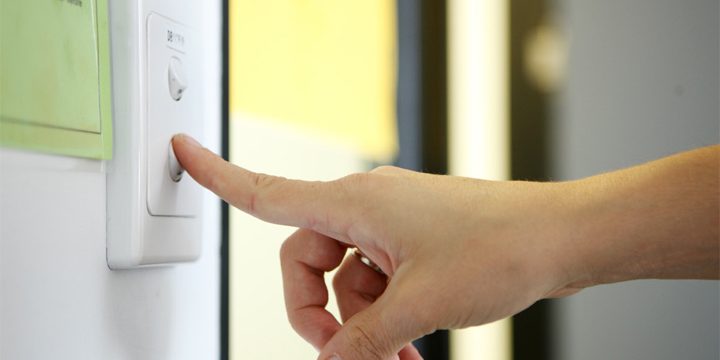 Matikan lampu, AC dan Tutup Keran Sebelum Check Out