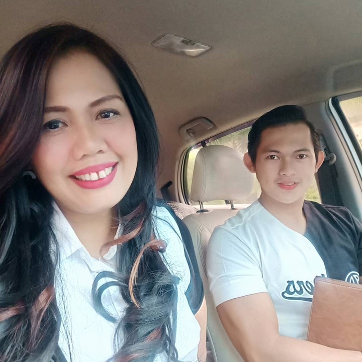 Unggah Foto Bareng Saat Umumkan Berpisah