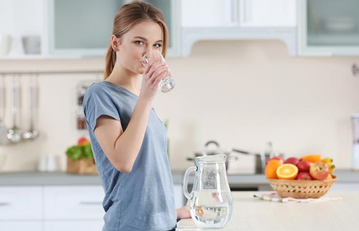 Konsumsi Air Mineral Setiap Hari