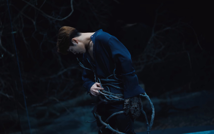 Jackson GOT7 Kaku Terjebak Di Pohon Dalam Video Teaser Pertama 'Oxygen'