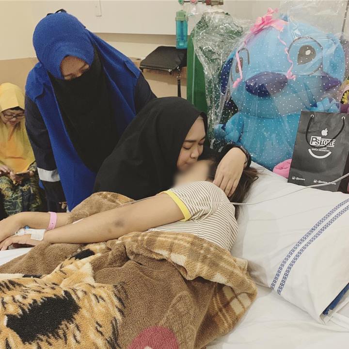 Momen Ria Ricis Cium Audrey Ini Dapat Lebih dari 1 Juta Likes di Instagram