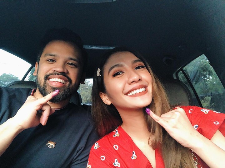 Acha Sinaga Bangga Sudah Nyoblos Bareng Suami di Sydney, Australia