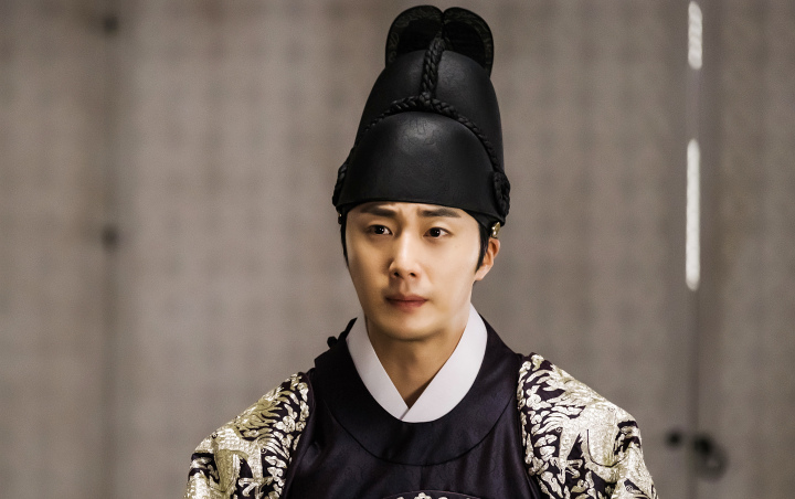 Jung Il Woo Akrab dengan Aktor Senior Ini di Lokasi Syuting 'Haechi'