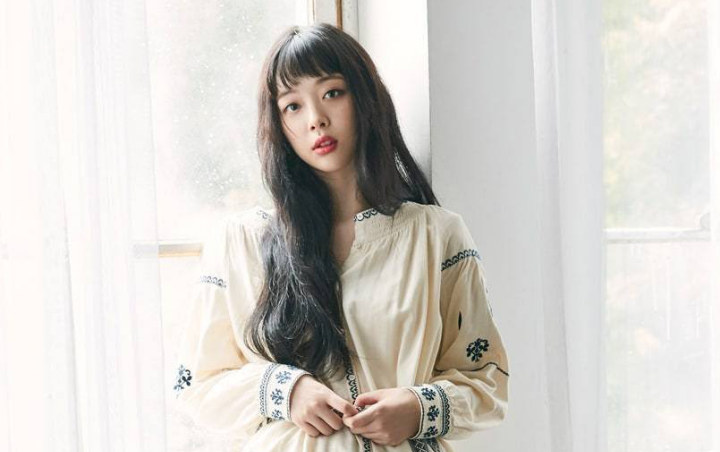 Sulli Lagi-Lagi Pamer Foto Kontroversial, Netter: Jangan Protes Kalau Dilecehkan