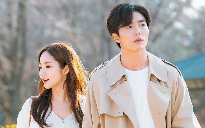 'Her Private Life' Rilis Foto Intim Kim Jae Wook dan Park Min Young, Netter: Masya Allah