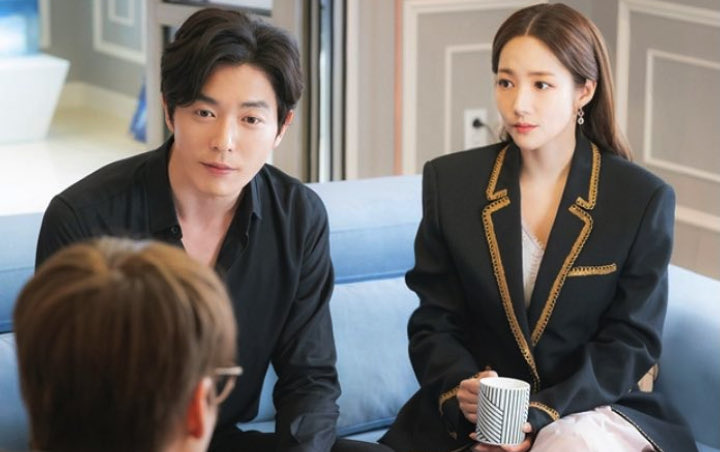 Plot Cerita Masih Dikritik, 'Her Private Life' Tertolong Keseksian Kim Jae Wook?