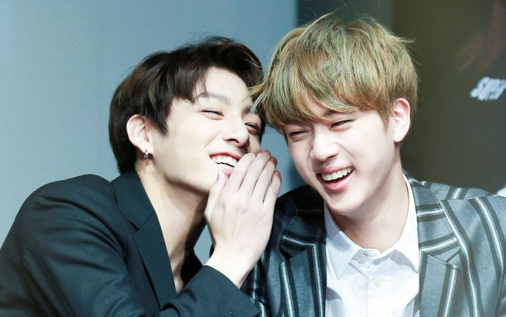 Manisnya Jungkook dan Jin BTS Berikan Ini untuk Fans yang Datang ke Pre-Recording 'Inkigayo'
