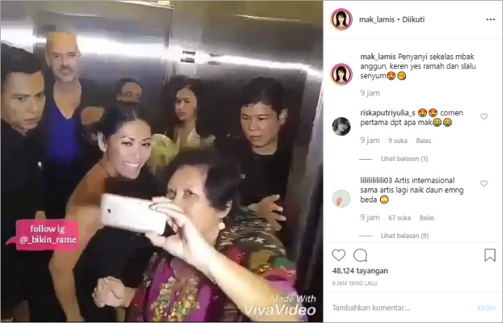 Keramahan Anggun Berfoto Dengan Fans