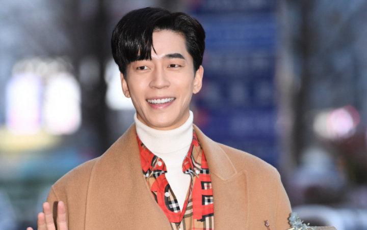 Shin Sung Rok Pamer Foto Ganteng, Bibir Seksi Jadi Sorotan