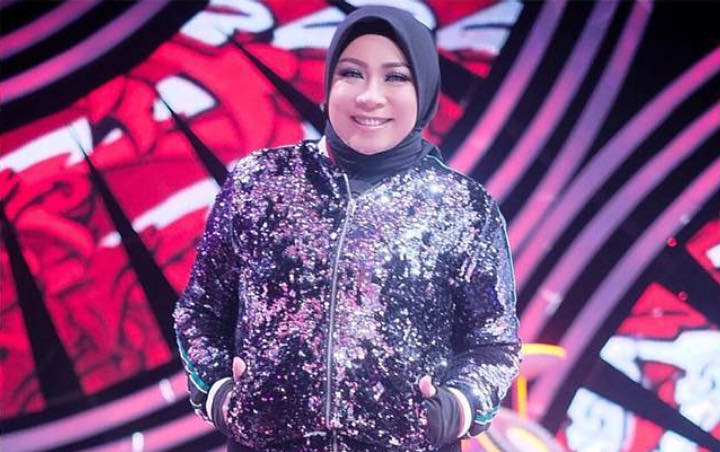 Tulis Pesan Motivasi, Melly Goeslaw Malah Buat Netter 'Debat'