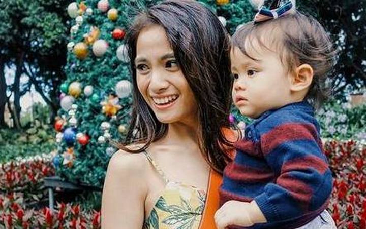 Pose Bareng Baby Brie, Netter Sorot Tubuh Acha Septriasa Yang Makin Kurus