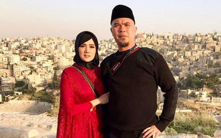 Mulan Jameela Mendadak Bisu Ahmad Dhani Dituntut 18 Bulan Penjara, Netter Sinis